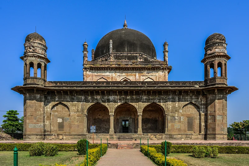 The Tomb of Shah Nawaz Khan