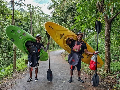 @malabarfest/Instagram
: Getting ready to hit the Chalipuzha River