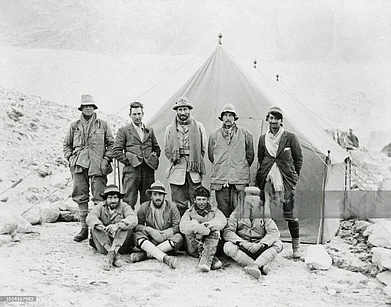 J.B. Noel/Royal Geographical Society via Getty Images : 1924 Mount Everest Expedition team: (top row, left to right) Irvine, Mallory, Hazard, Odell, Hingston