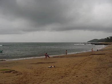 Piyali Sen/Flickr : Monsoon clouds over Anjuna beach in Goa