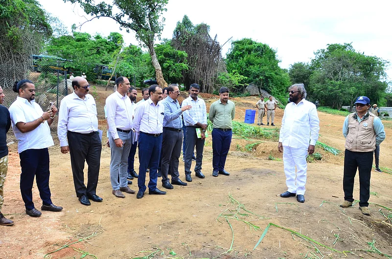 Karnataka’s Forest, Ecology and Environment Minister, Eshwar Khandre (second to right), presided over the annual boarding meeting of the Zoo Authority of Karnataka