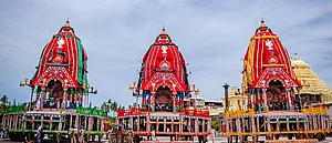 SJTA & Odisha Tourism/Facebook : The three chariots in front of the temple