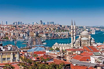 Photo: Shutterstock : Aerial view of Istanbul