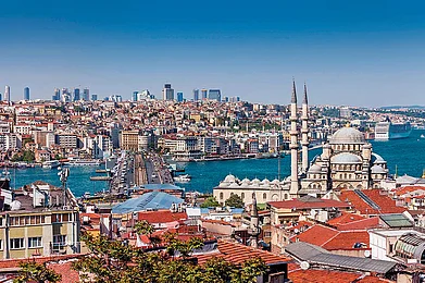 Photo: Shutterstock : Aerial view of Istanbul