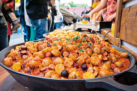 Steamed meat and vegetables is a popular street food