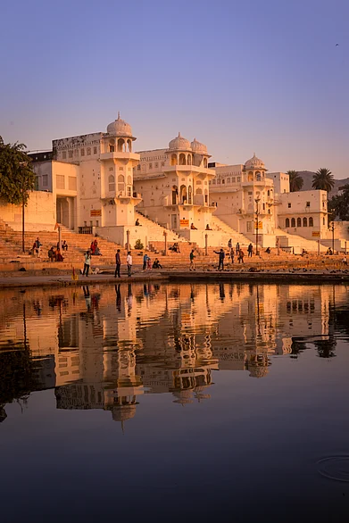 Shutterstock : Ghats at Pushkar