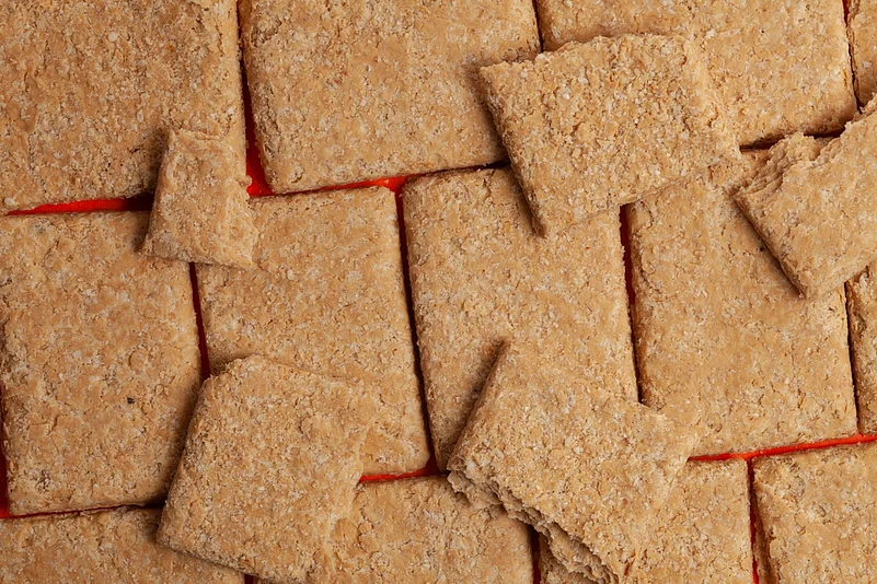 Gajak bars made of sesame seeds