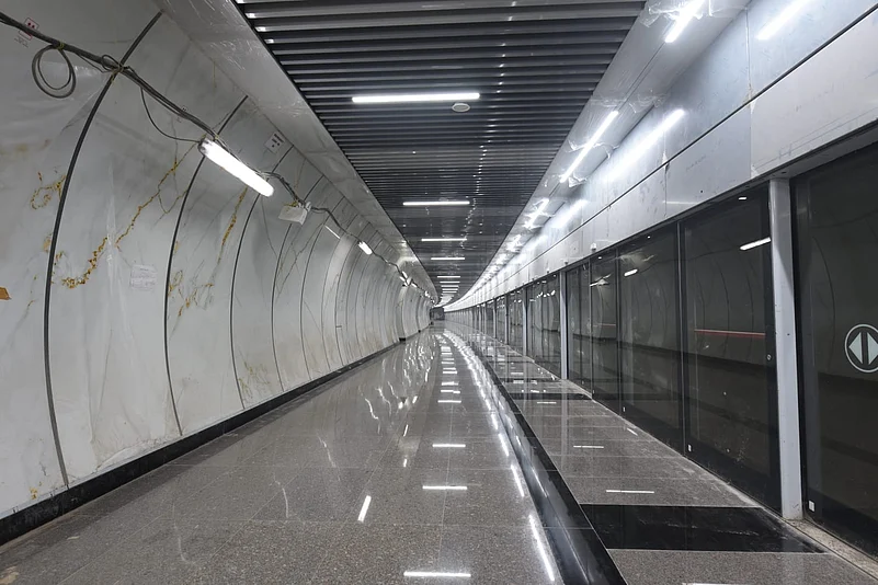 The inclusion of escalators, elevators, secured platforms and closed train doors will enhance the comfort and security of passengers