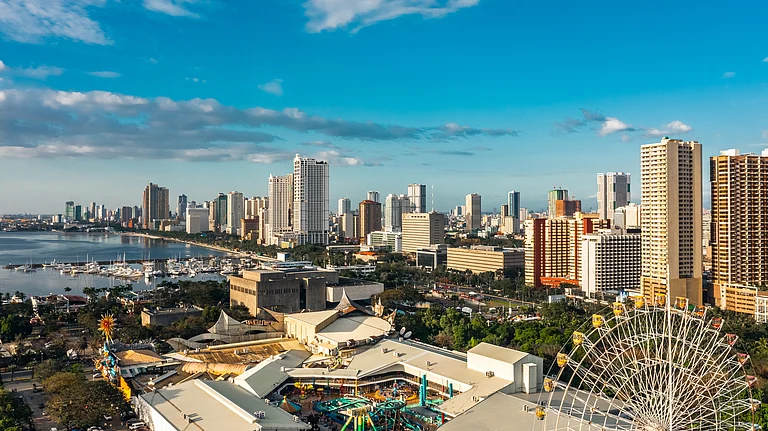 The skyline of Manila - Aleksandr Medvedkov/Shutterstock