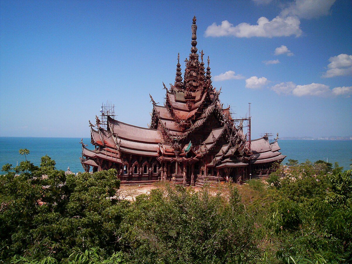 Sanctuary of Truth: Inside Pattaya’s Massive Wooden Temple Built Without Nails