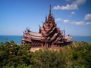 Sanctuary of Truth: Inside Pattaya’s Massive Wooden Temple Built Without Nails
