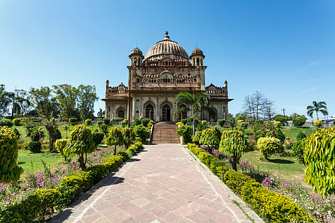 The Qaisar Bagh complex houses the houses of the courtesans