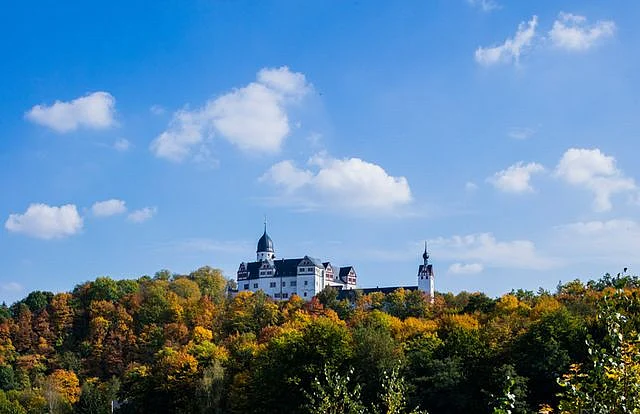 Rochsburg Castle dates back to the 12th century