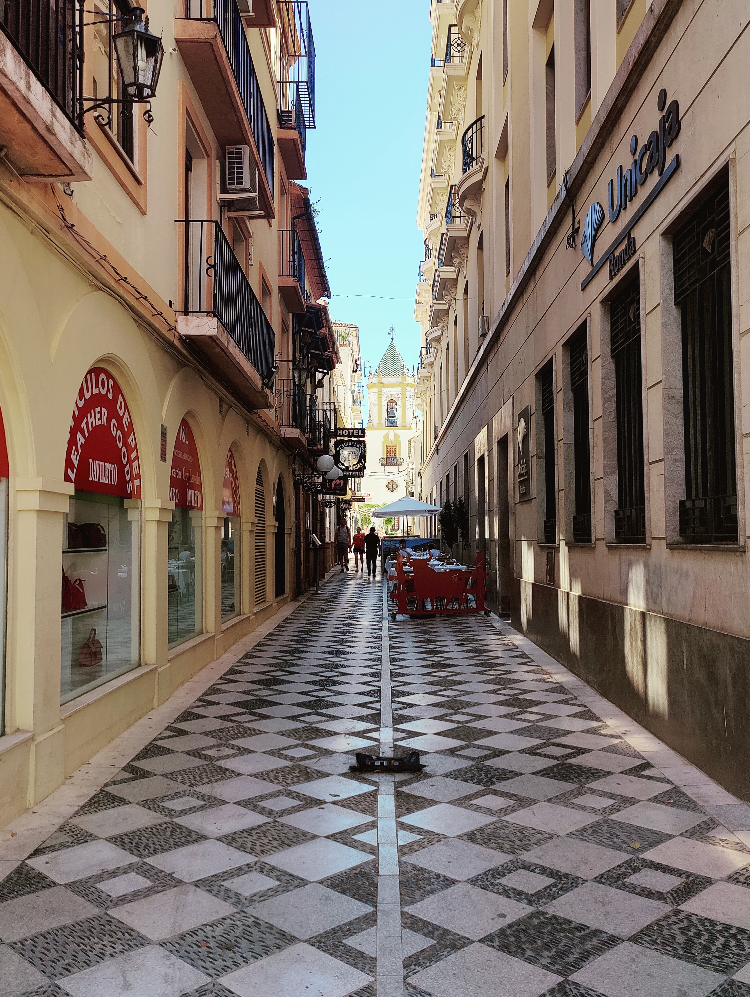The shopping street of Calle Espinel