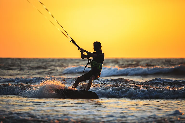 Kitesurfing in Goa - Alex Erofeenkov/Shutterstock