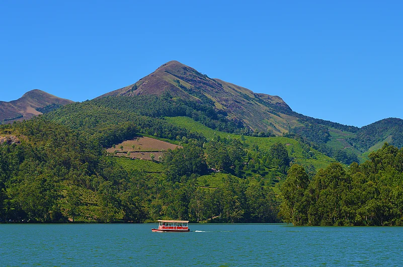 Boating on Kundala Lake