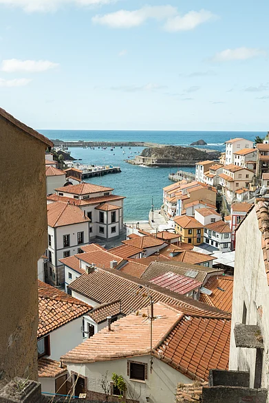 Shutterstock : The small European village of Cudillero