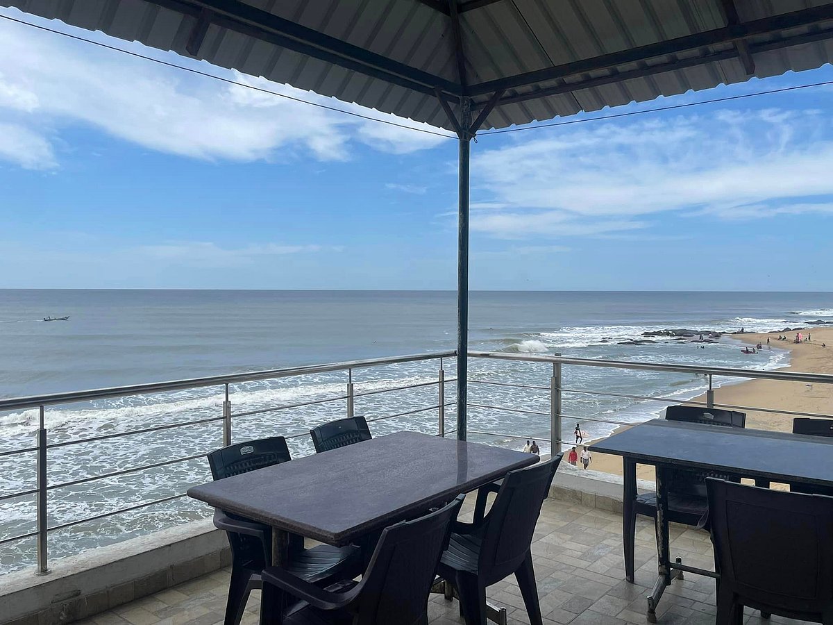 The best part about the Sea La Vie Covelong Beach Resort is arguably its location which overlooks the beautiful Covelong Bay in the Bay of Bengal