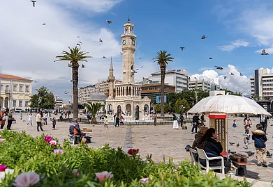 nurten erdal/Shutterstock : The İzmir Clock Tower is a historic clock tower located in Konak Square