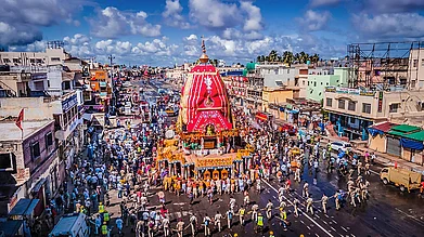 Shutterstock : Revelry in the temple town of Puri