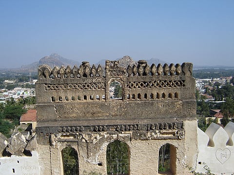 The fort has several gateways