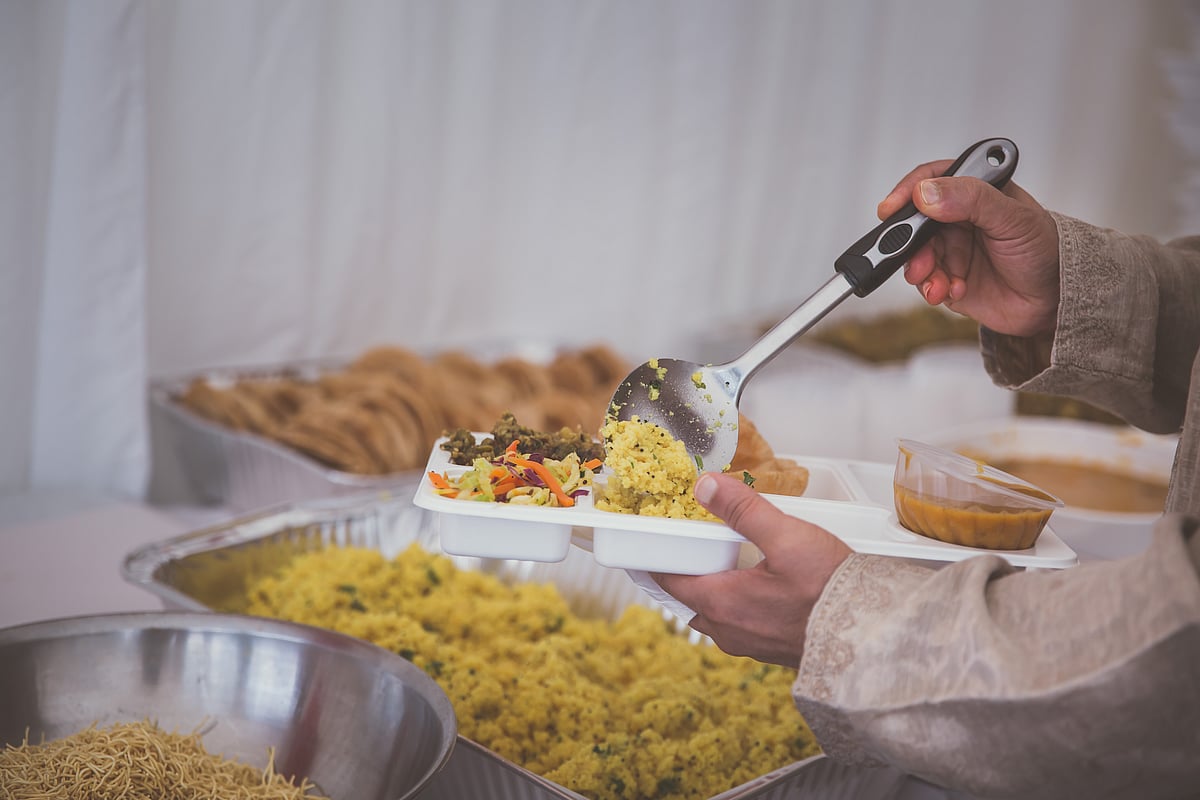 Hire caterers who have experience in serving zero-waste weddings
