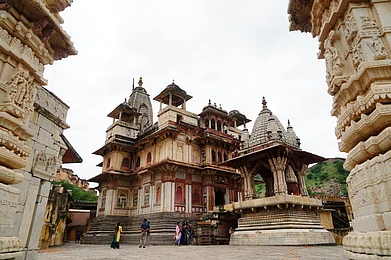 Abhishek Prajapat / Shutterstock : The Jagat Shiromani Temple in Amer