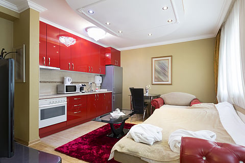 Twenty-eight per cent of Indian travellers would be willing to stay in self-catering accommodation rather than a hotel if it would help them save money, according to Skyscanner