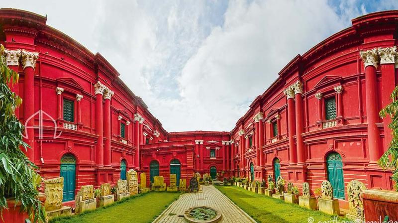 The front facade of the Venkatappa Art Gallery