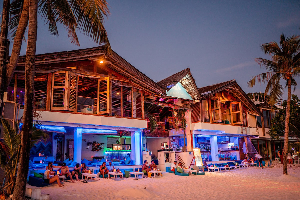 Dance the night away at the Paraw Beach Club