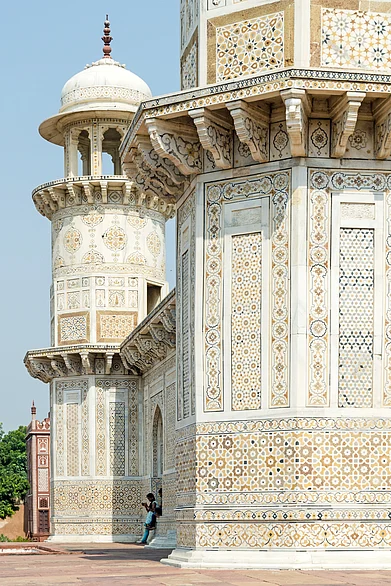 Shutterstock : The tomb of Itimad-ud-Daulah, a lesser known monument of India