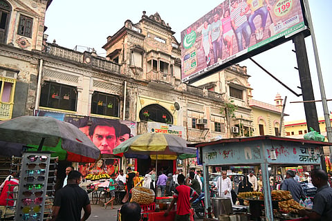 It is believed that many Tawaifs resided and operated their Kothas from Aminabad