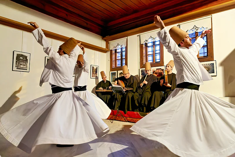 The whirling dervishes of Türkiye mesmerise with their dance