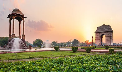 / Adobe Stock : The sunrise at India Gate