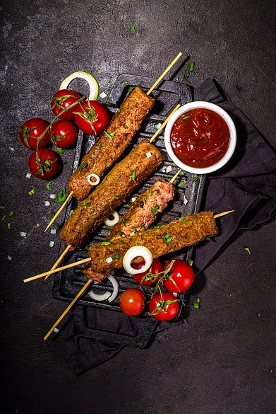 Shutterstock : A delicious serving of lula kebab