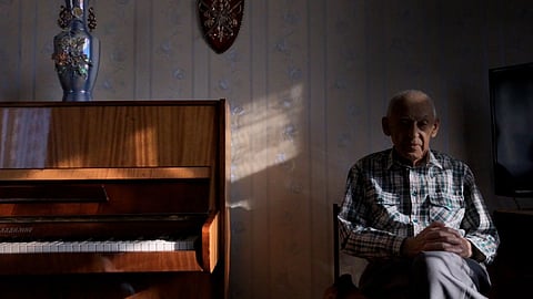 Sophy Roberts discovers the love for music in the desolate landscape of Siberia in her book "The Lost Pianos of Siberia"