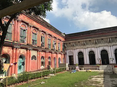 Shobhabazar Rajbari was built in the 18th century by Nabakrishna Deb, a secretary to Robert Clive