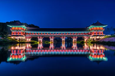 nami chwang/Shutterstock : Woljeonggyo Bridge was built during 676-935 but it burnt down during the Joseon dynasty