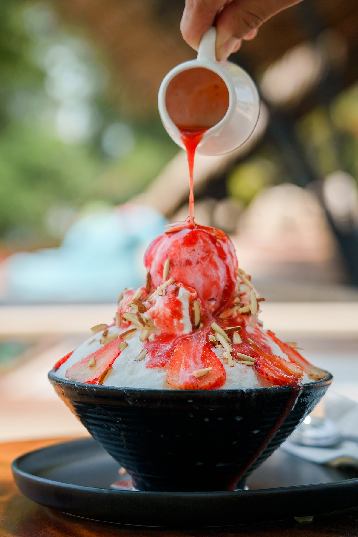 Shutterstock : A delicious Korean dessert being served
