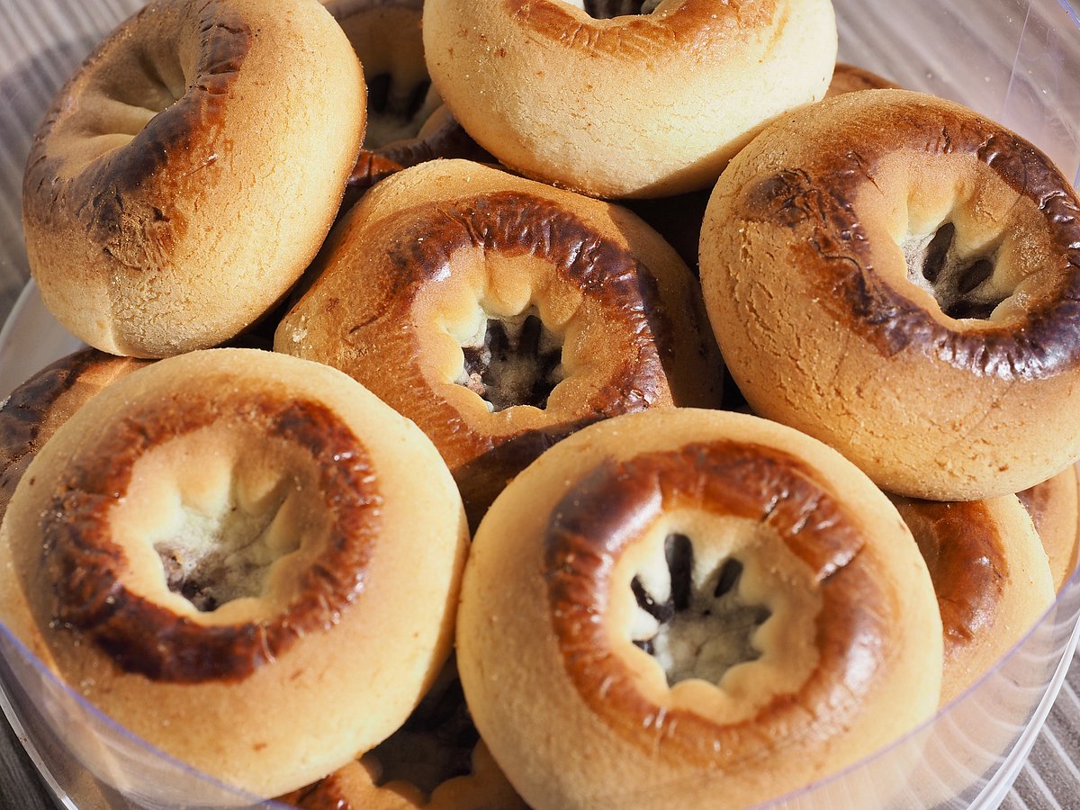 Hwangnam bread is based on the tradition of rice cakes; it is bread made with sweet red beans