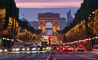Ioan Panaite/Shutterstock : The Arc de Triomphe de lÉtoile in Paris