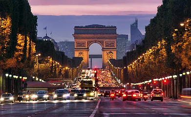 Ioan Panaite/Shutterstock : The Arc de Triomphe de lÉtoile in Paris