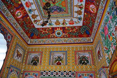 meunierd/Shutterstock : Inside a haveli of Mandawa