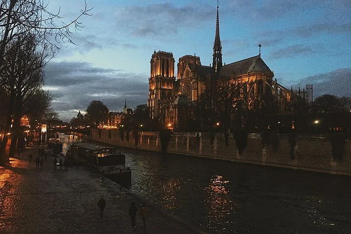 A stop on Irreplaceable Tours “The Darkest Secrets of Paris” walk