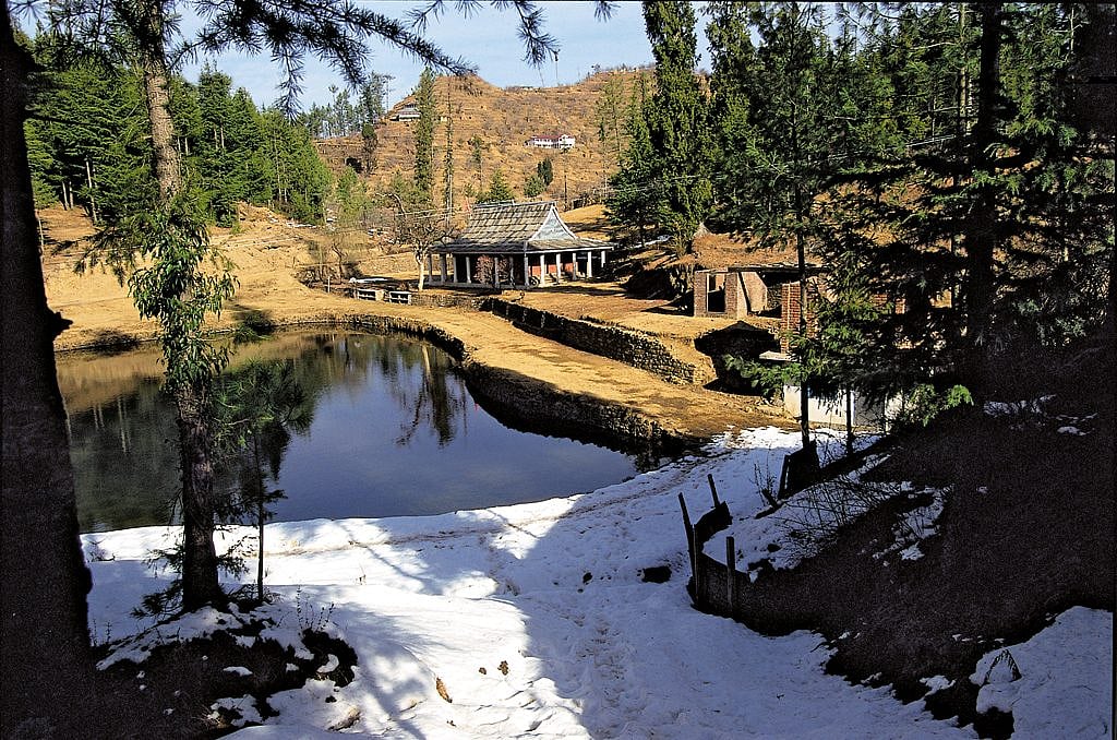 The quaint Tani Jubbar Lake near Thanedar