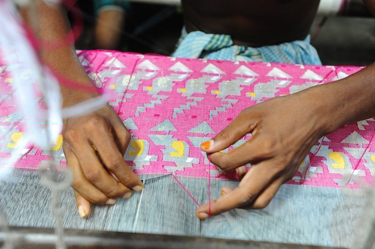 Shutterstock : A handful of weavers in Kalna are trying hard to save the dying art of Muslin weaving