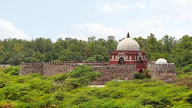 Shutterstock : View of Ghiyasuddin Tughlaqs mausoleum near Tughlaqabad Fort, Delhi
