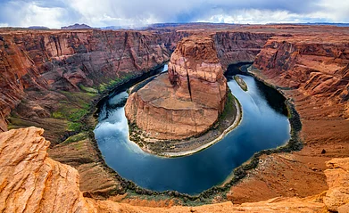 Shutterstock : Horseshoe Bend is a horseshoe-shaped incised meander of Colorado River