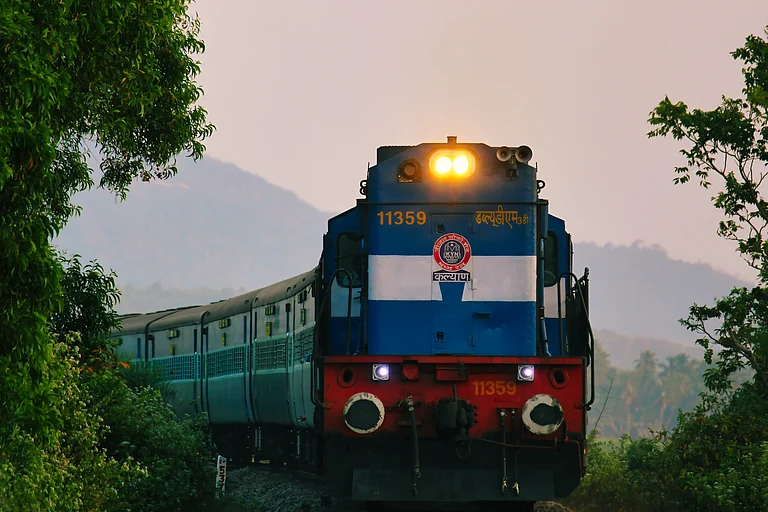 Central Railways is introducing special trains for Holi. (representational image) - Shutterstock