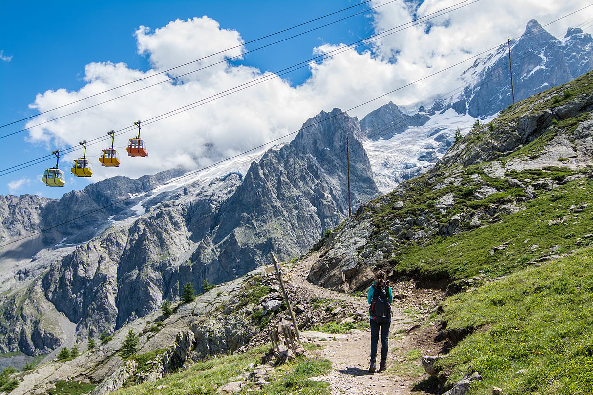 Some 700km of marked trails wind their way around Écrins National Park